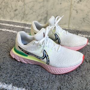 Nike react - women’s running shoes - size 9.5 US